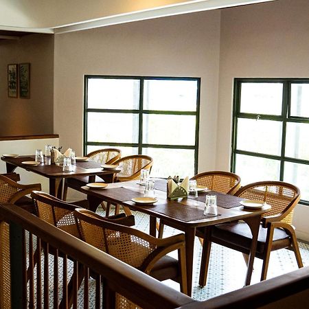 Hotel Benhur Kochi Bagian luar foto