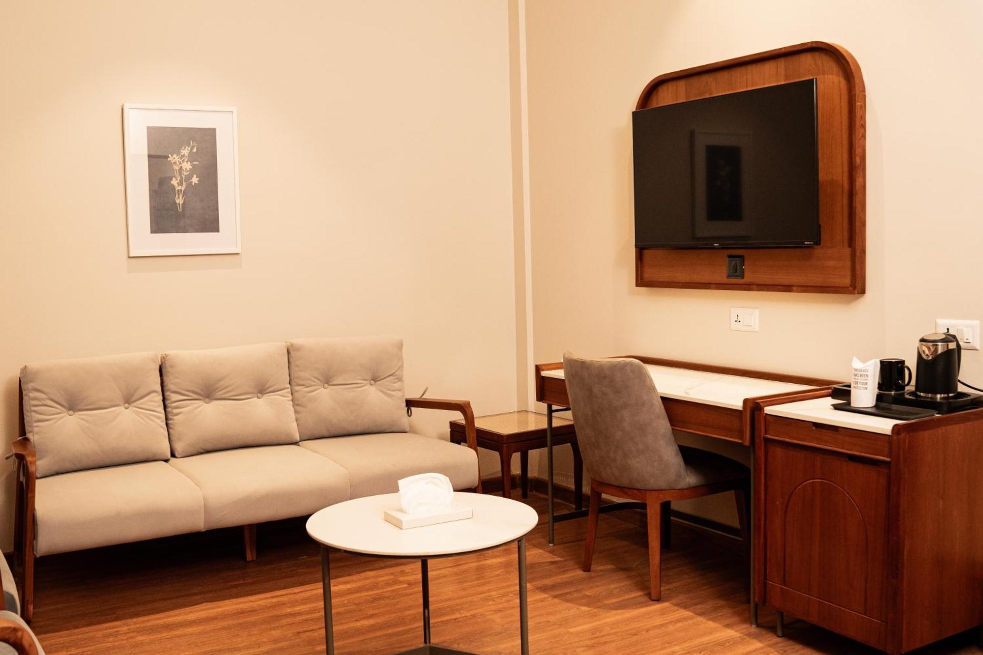 Hotel Benhur Kochi Bagian luar foto