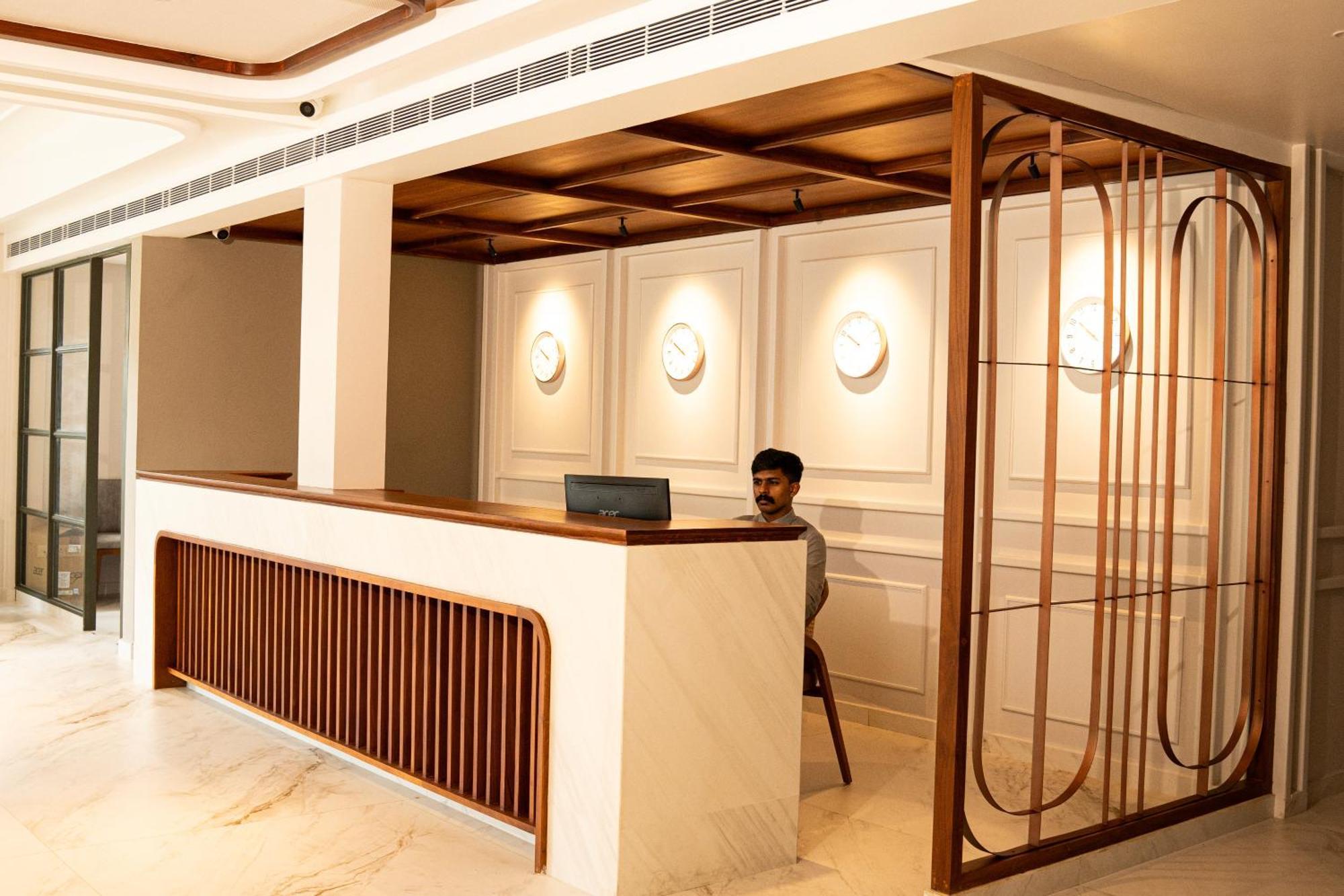 Hotel Benhur Kochi Bagian luar foto
